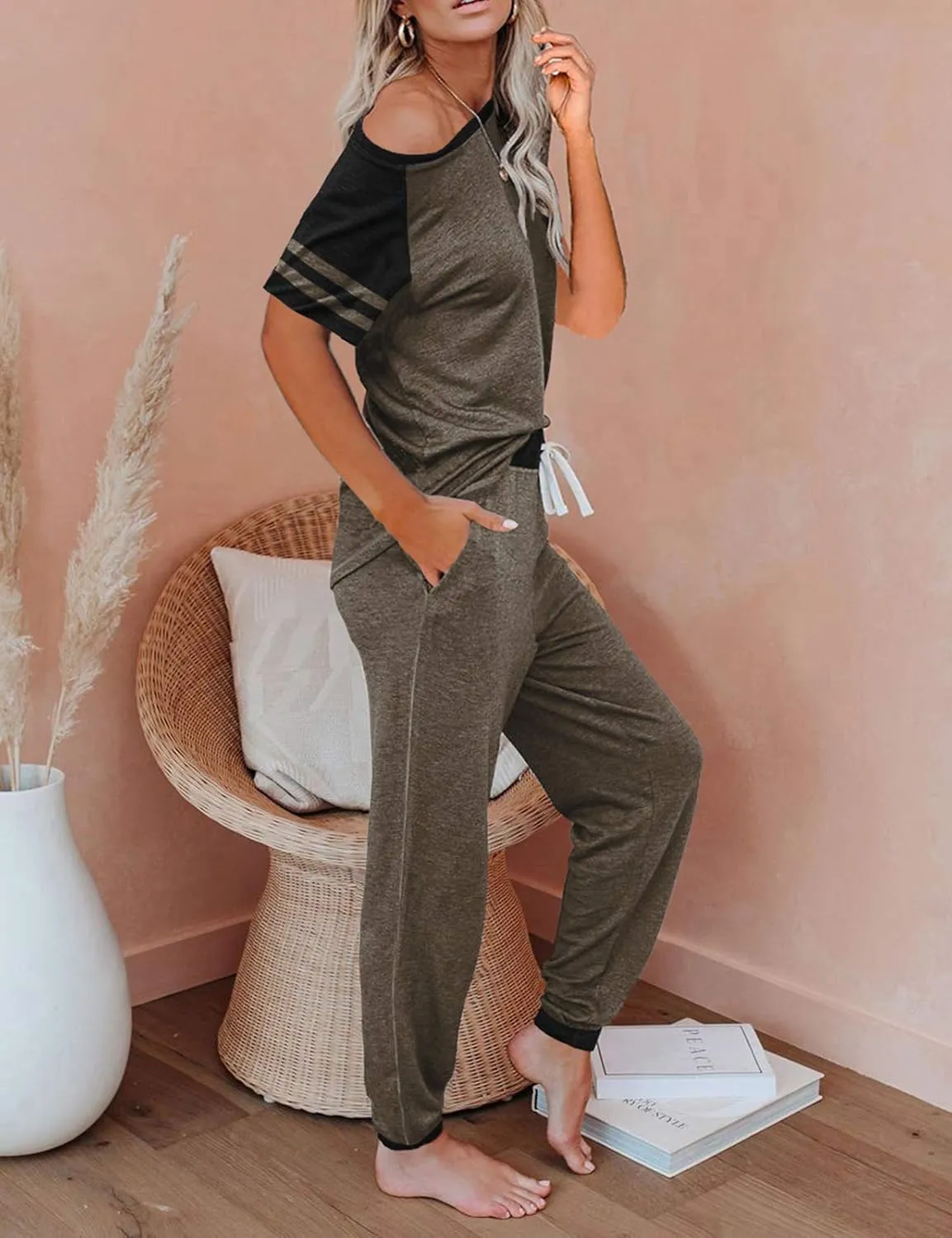 AUTOMET Lounge Sets For Women Two Piece Outfits Loungewear Short Sleeve Crewneck Jogger Pajama Set Sweatpants Tracksuit