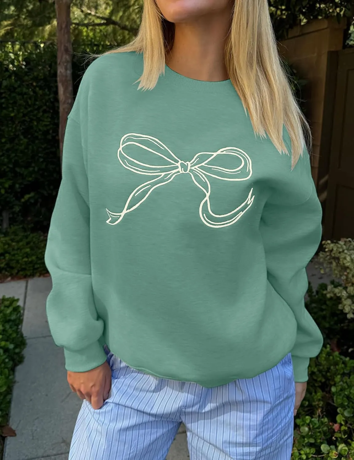 Women Oversized Sweatshirt Bow Crewneck Long Sleeve Fleece Pullover Top Clean Girl Aesthetic Fall Sweatshirt Outfits