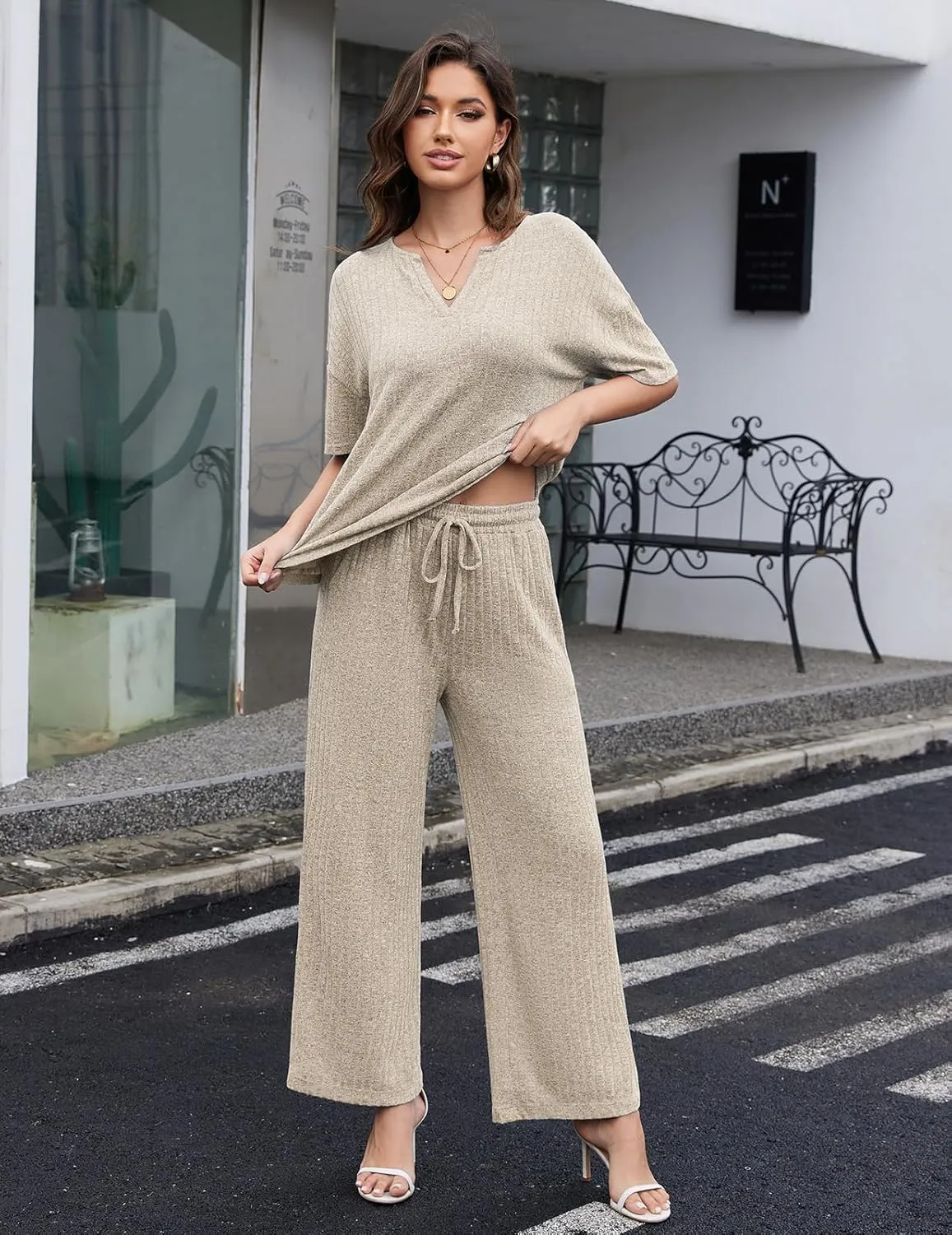 Women's 2 Piece Outfits 2025 Pullover Tops and Wide Leg Pants Lounge Sets Sweatsuits Set with Pockets