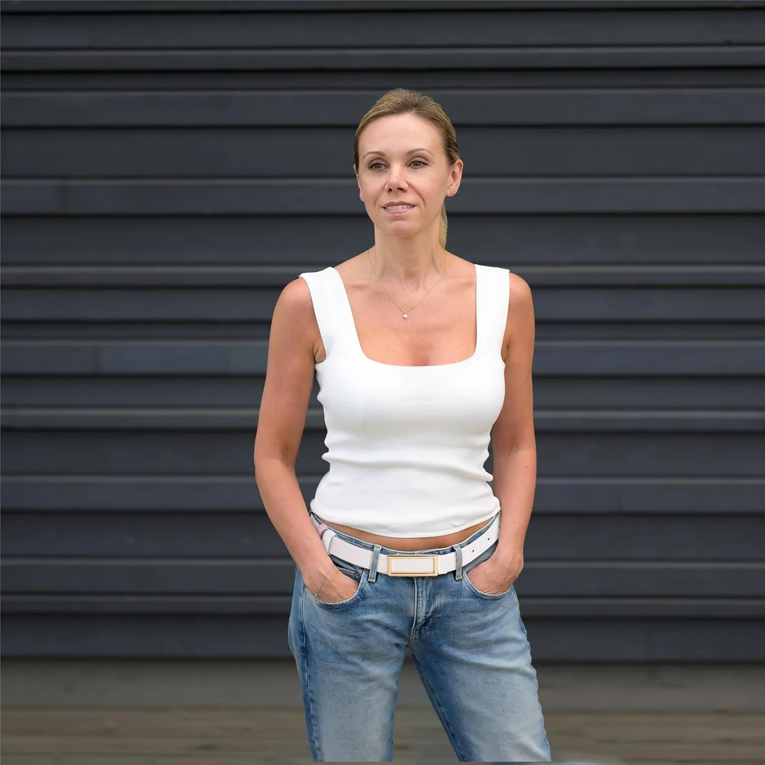 Womens Belt Reversible Leather Belt Skinny Thin Fashion Designer Waist Belts for Jeans Pants Dresses